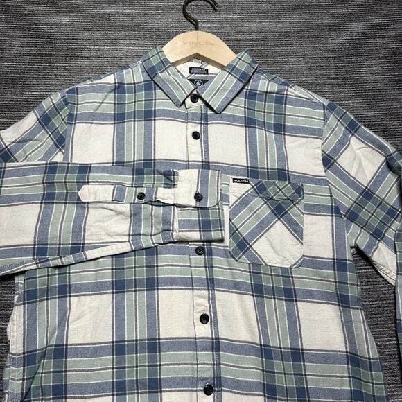 Volcom Flannel Shirt Men's Medium Blue Plaid Long Sleeve Button Up Modern Fit - Picture 1 of 14